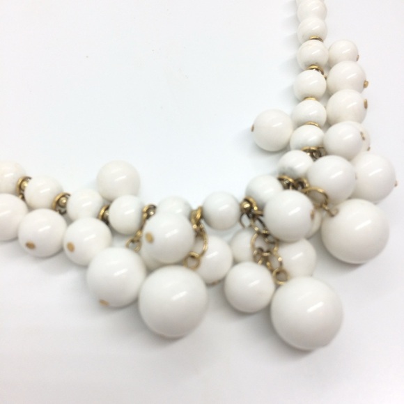 VINTAGE 80S TRIFARI BAUBLE BEAD NECKLACE WHITE GOLD COLLAR ACRYLIC DANGLE - Picture 9 of 15